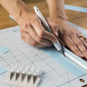 2004843 - Cricut TrueControl Knife Kit (Blue) with 5x spare blades .